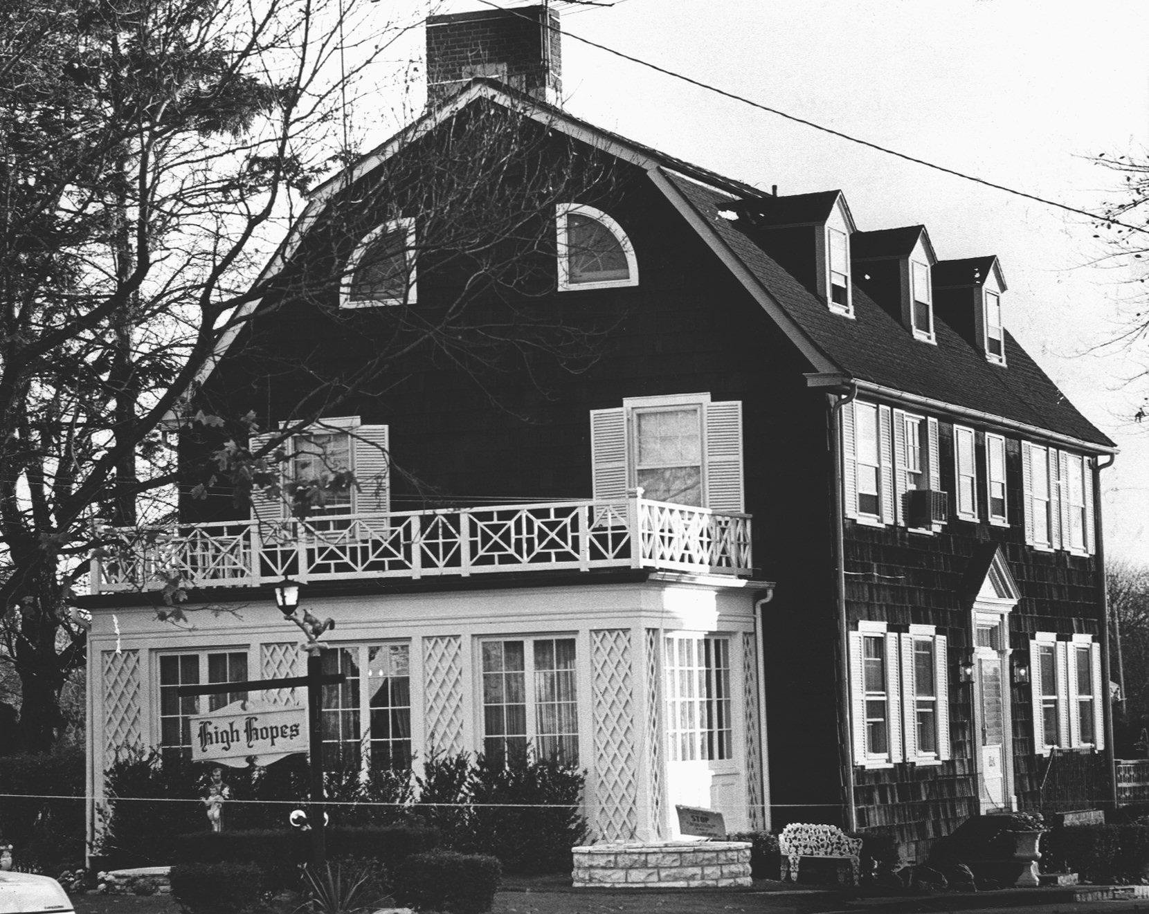 DeFeo y Lutz, la verdadera historia de horror de Amityville - Emadion